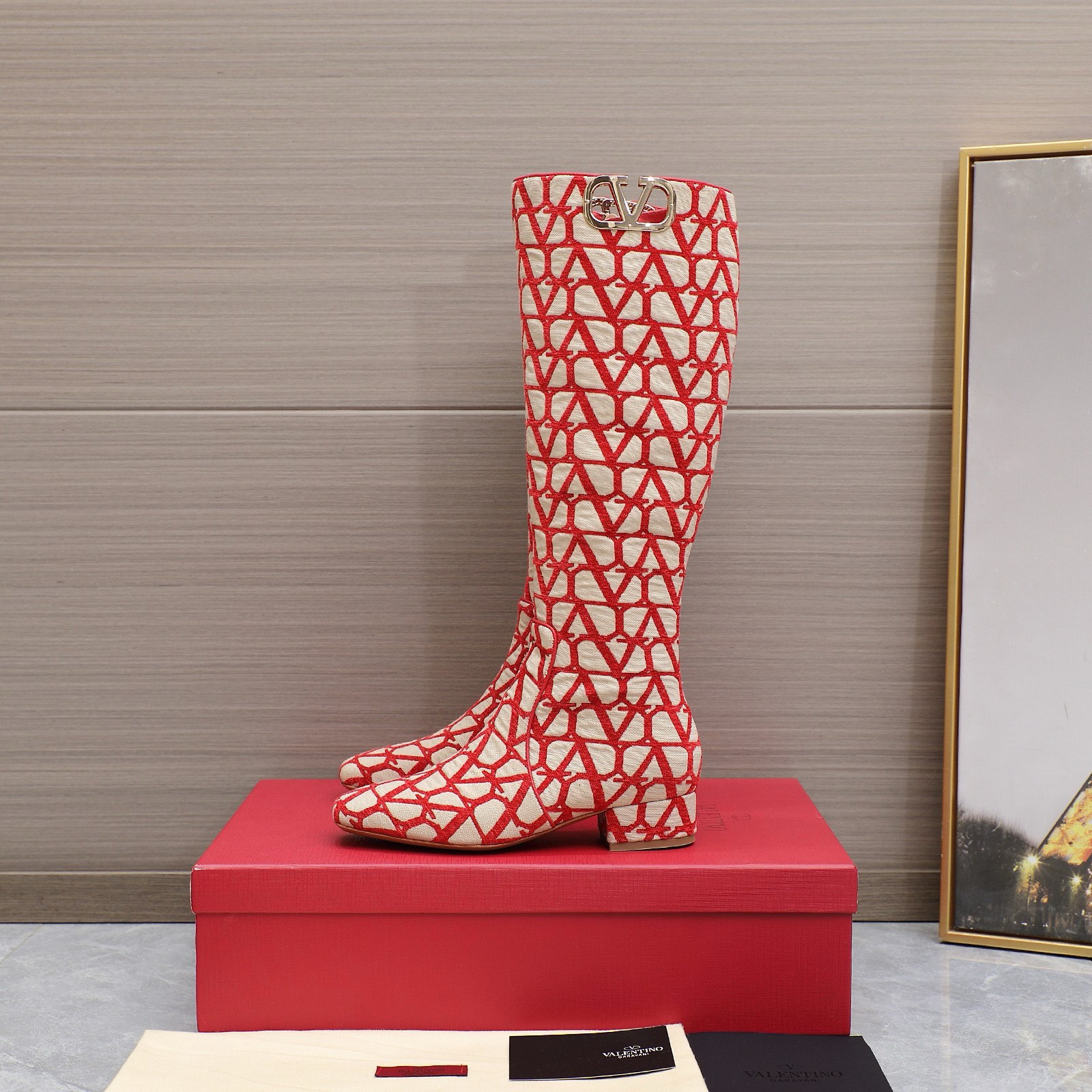 Bagsaaa Va1e*ntin0 Garavani VLogo Type boots in Red Toile Iconographe fabric