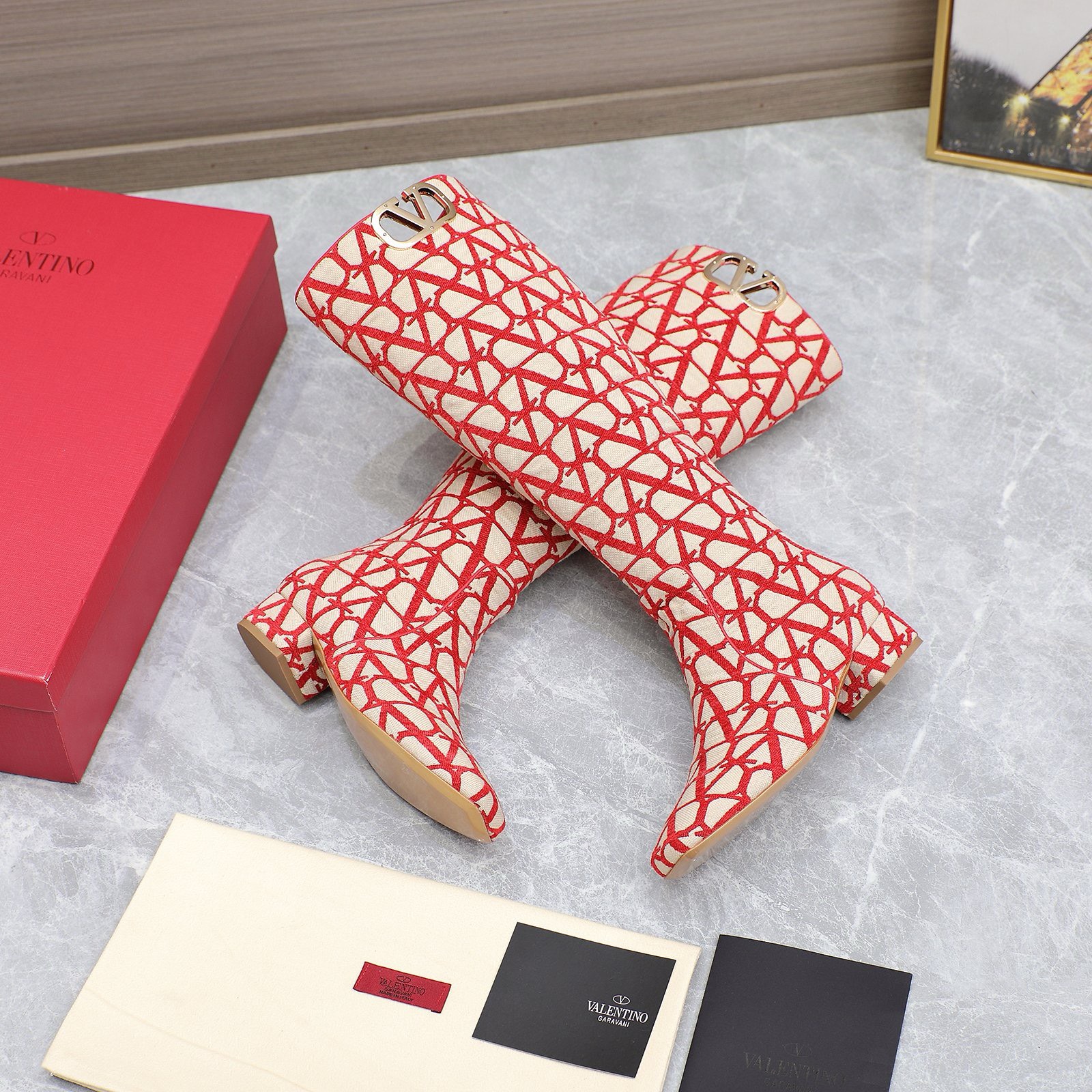 Bagsaaa Va1e*ntin0 Garavani VLogo Type boots in Red Toile Iconographe fabric