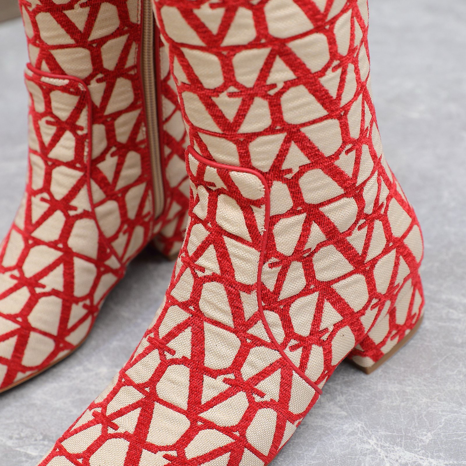 Bagsaaa Va1e*ntin0 Garavani VLogo Type boots in Red Toile Iconographe fabric