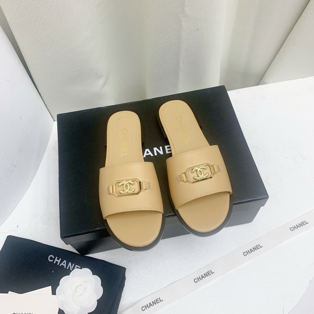 Bagsaaa Ch**el Beige Leather Slides