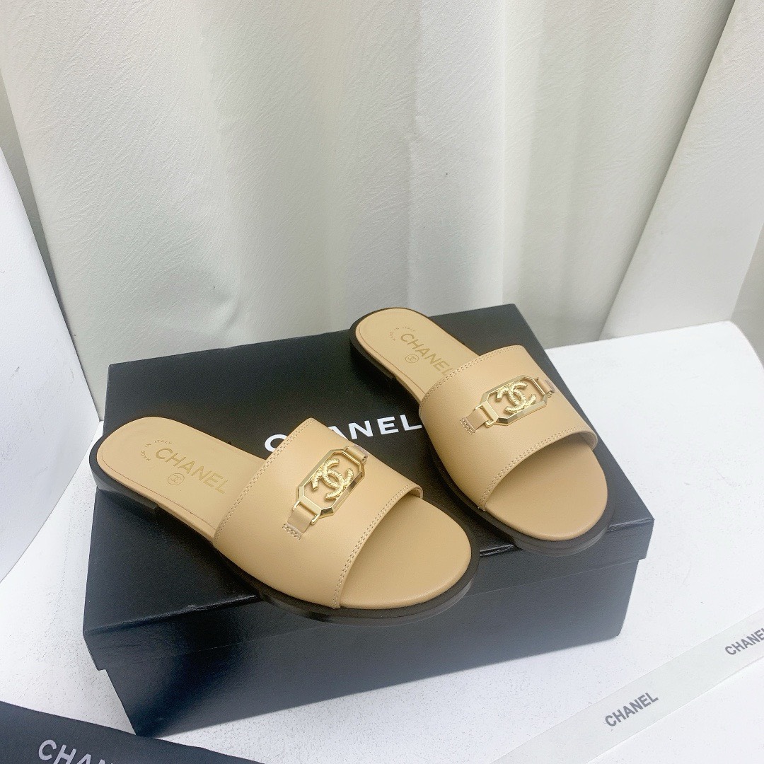 Bagsaaa Ch**el Beige Leather Slides