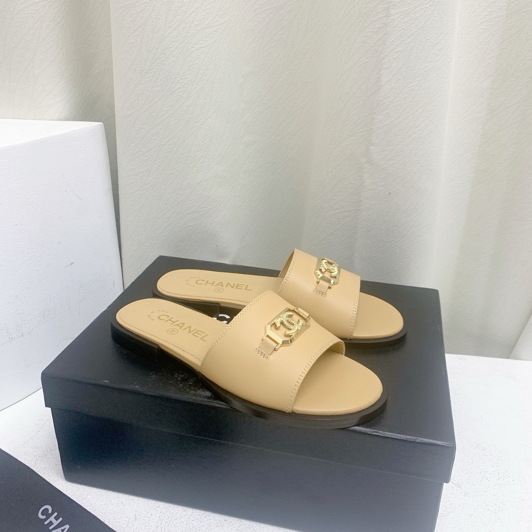 Bagsaaa Ch**el Beige Leather Slides
