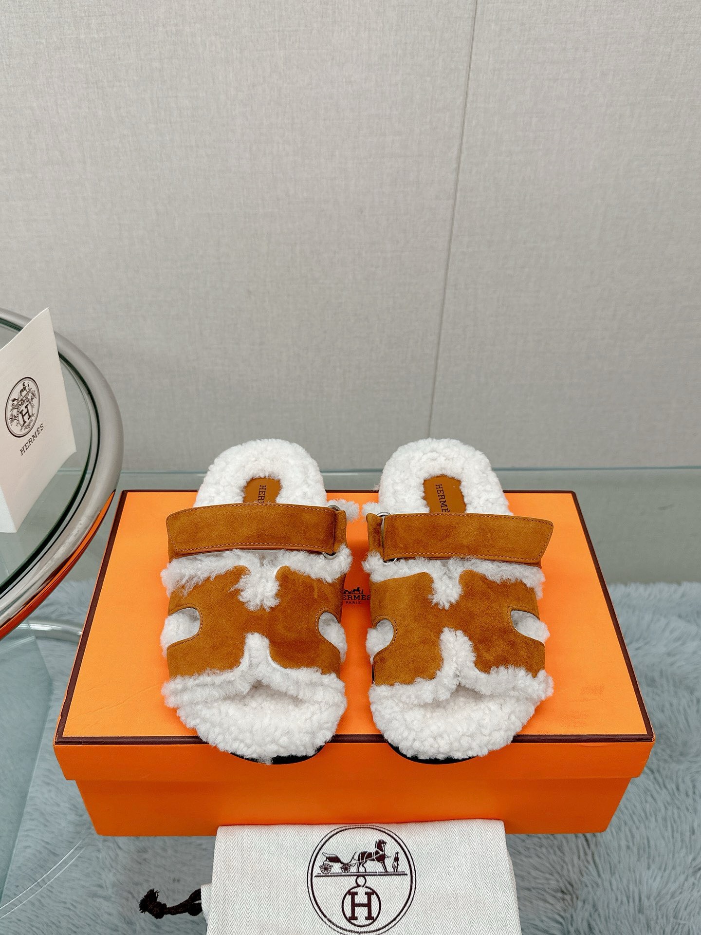 Bagsaaa H**me5 Shearling Sandals Black & Brown