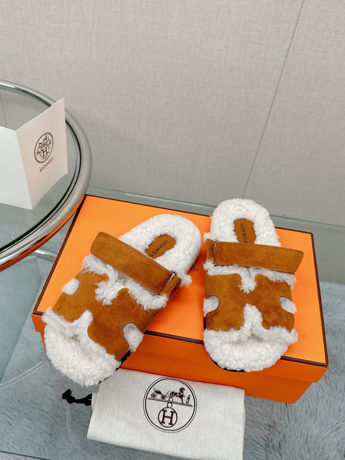 Bagsaaa H**me5 Shearling Sandals Black & Brown