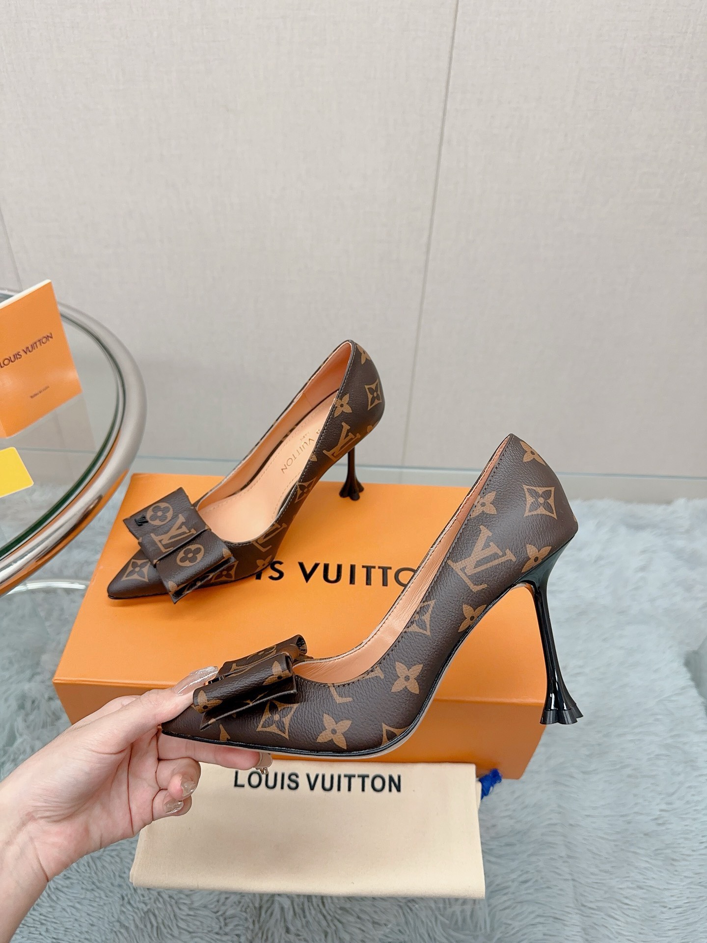 Bagsaaa L0vis Vvtt0n Monogram Canvas L0vise Bow Pointed Pumps