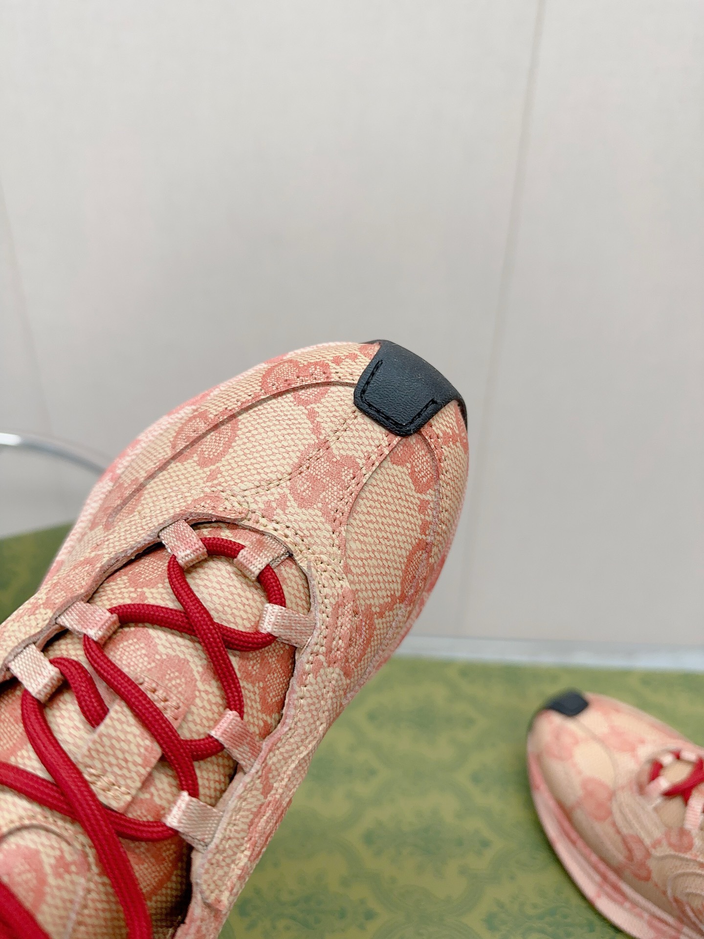 Bagsaaa Gvc*1 Run Gg-logo Leather Trainers In Red Cream