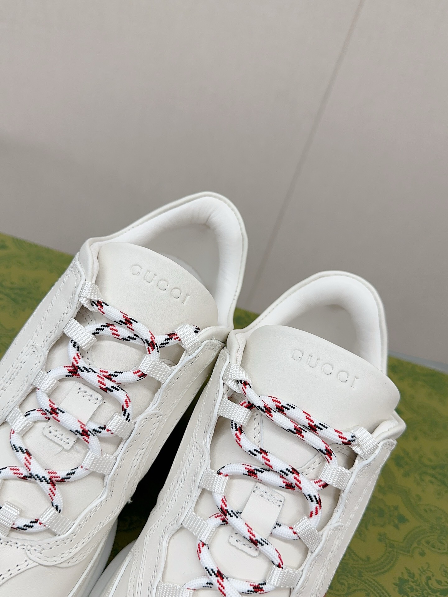 Bagsaaa Gvc*1 Run Gg-logo Leather Trainers In Red White