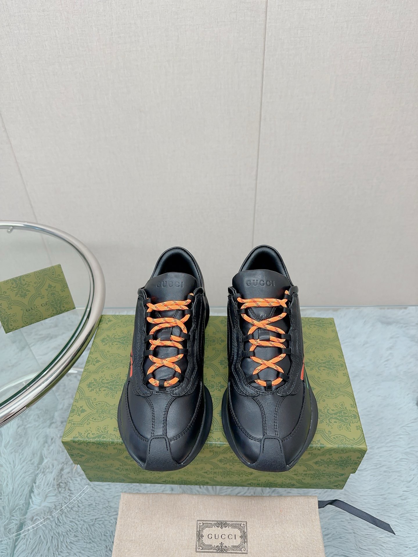 Bagsaaa Gvc*1 Run Gg-logo Leather Trainers In Black