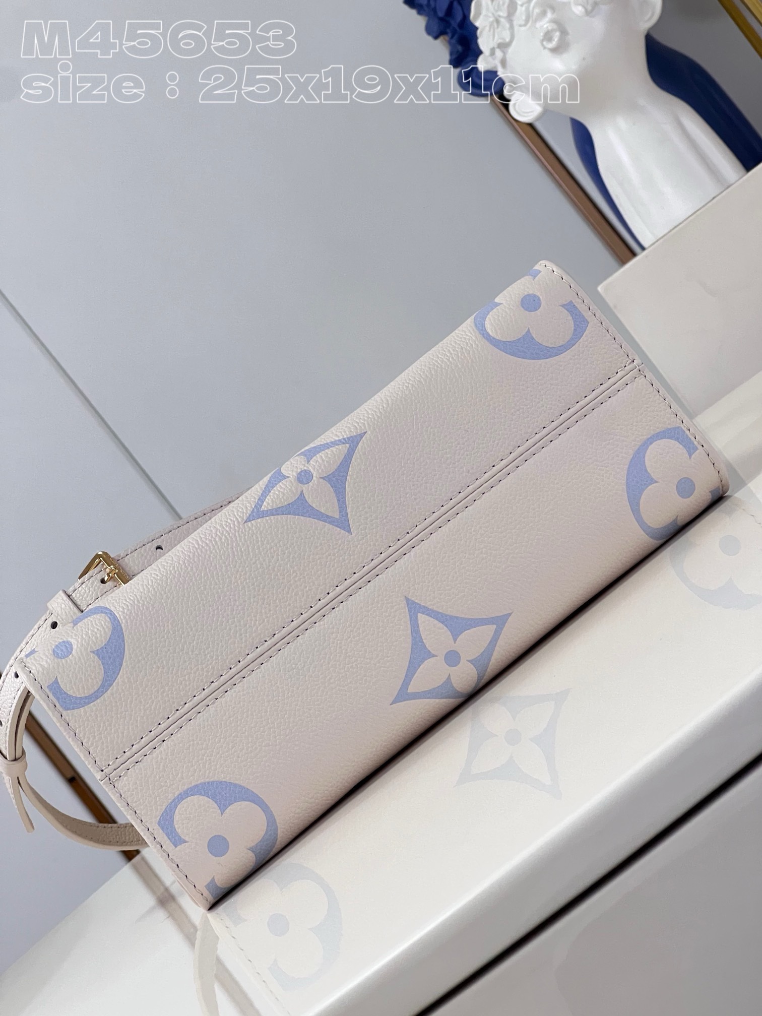 Bagsaaa L0vis Vvtt0n Onthego PM White&Blue - 25 x 19 x 11.5 cm