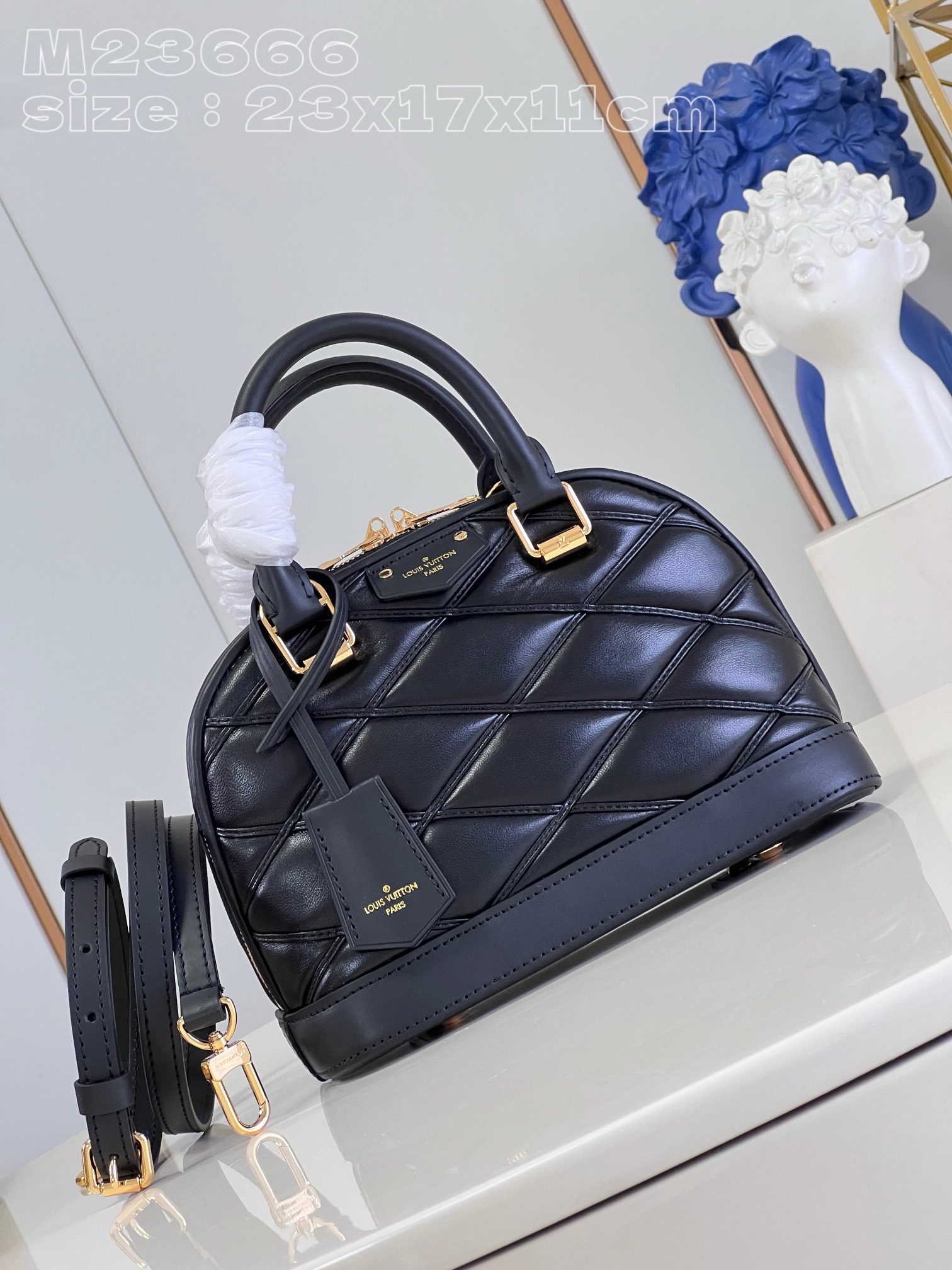 Bagsaaa L0vis Vvtt0n Alma BB Black In Crisscross lining - 23x17x11cm
