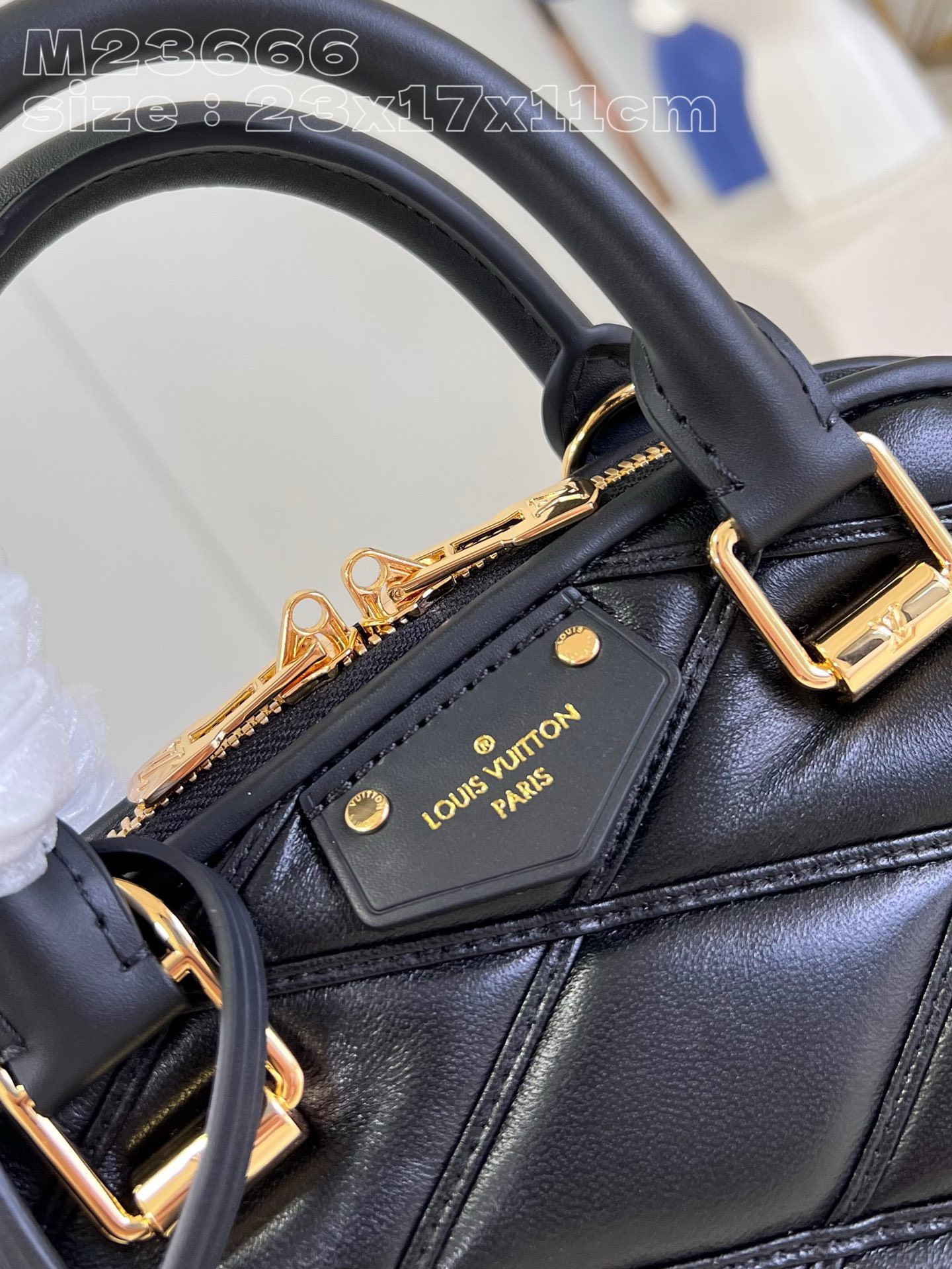 Bagsaaa L0vis Vvtt0n Alma BB Black In Crisscross lining - 23x17x11cm