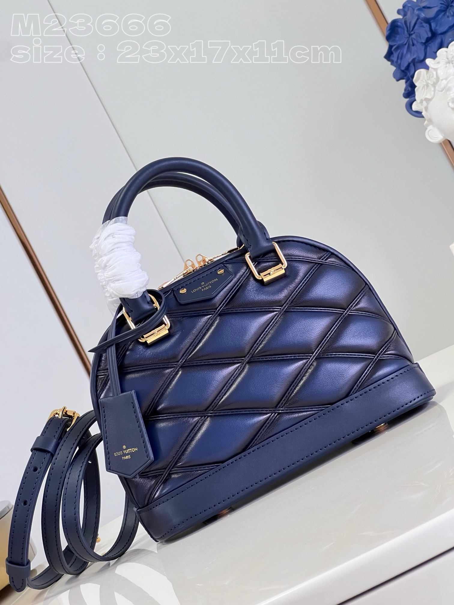 Bagsaaa L0vis Vvtt0n Alma BB Blue In Crisscross lining - 23x17x11cm