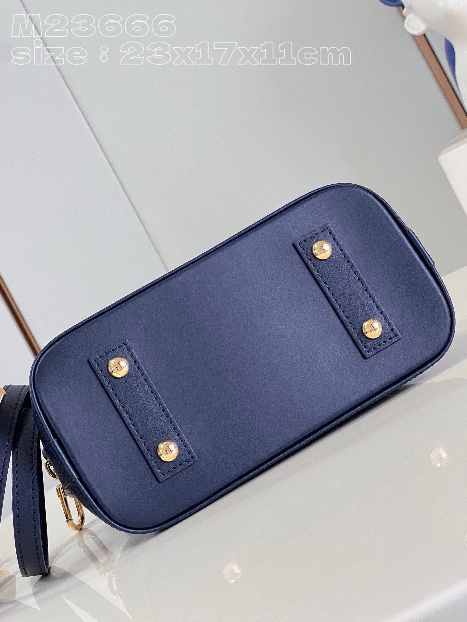 Bagsaaa L0vis Vvtt0n Alma BB Blue In Crisscross lining - 23x17x11cm
