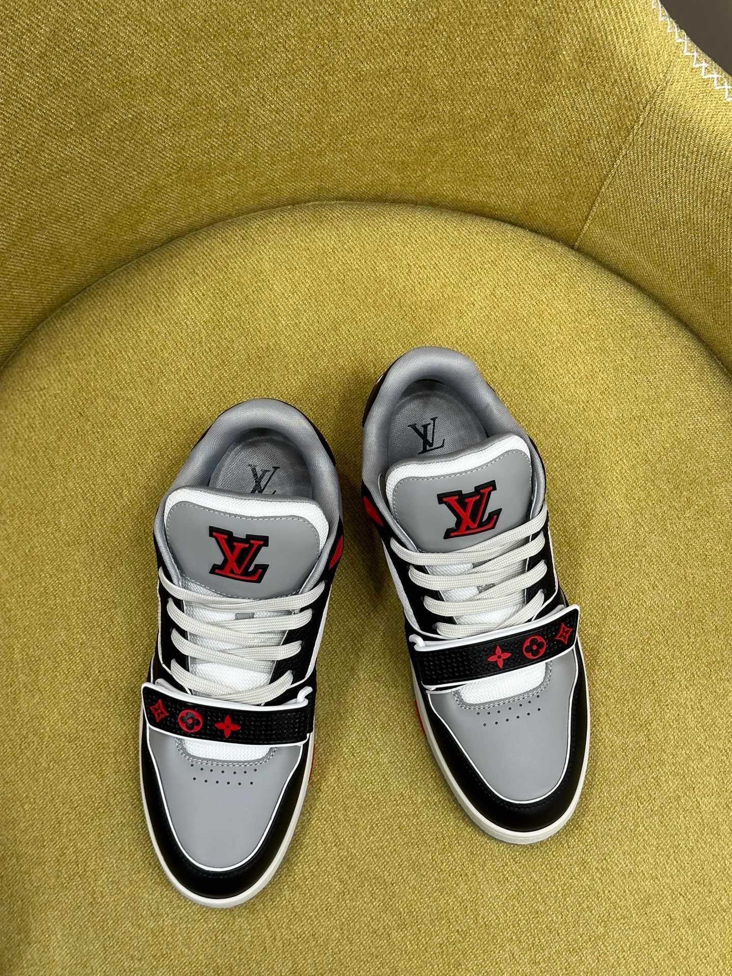 Bagsaaa L0vis Vvtt0n Red Trainer Sneaker