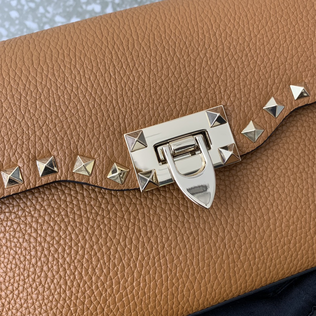 Bagsaaa Va1e*ntin0 Garavani Small Rockstud Leather Shoulder Brown Bag - 22.5*15.5*6cm
