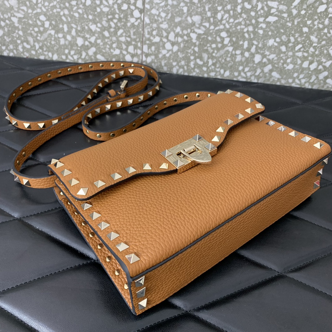 Bagsaaa Va1e*ntin0 Garavani Small Rockstud Leather Shoulder Brown Bag - 22.5*15.5*6cm