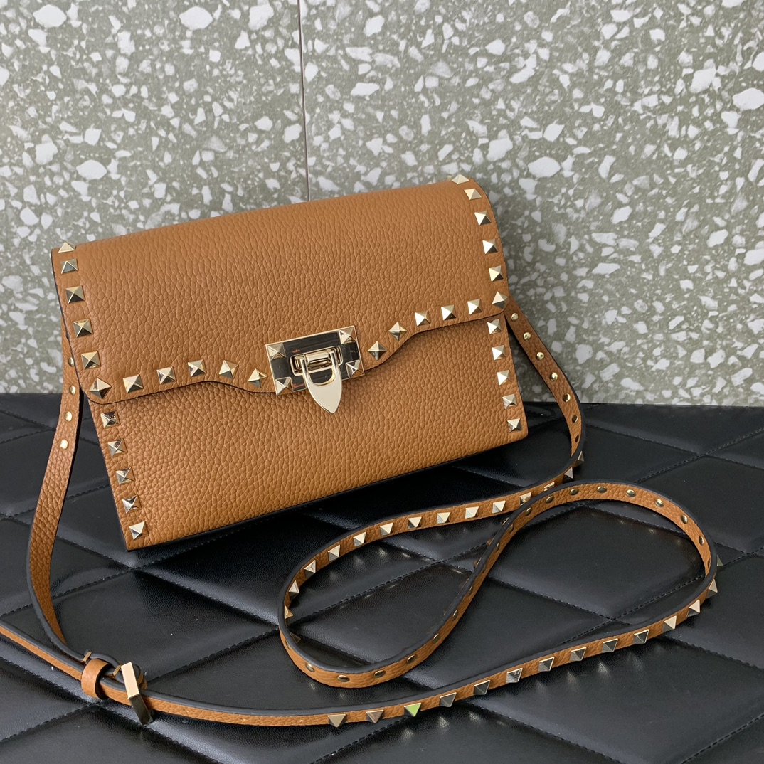 Bagsaaa Va1e*ntin0 Garavani Small Rockstud Leather Shoulder Brown Bag - 22.5*15.5*6cm