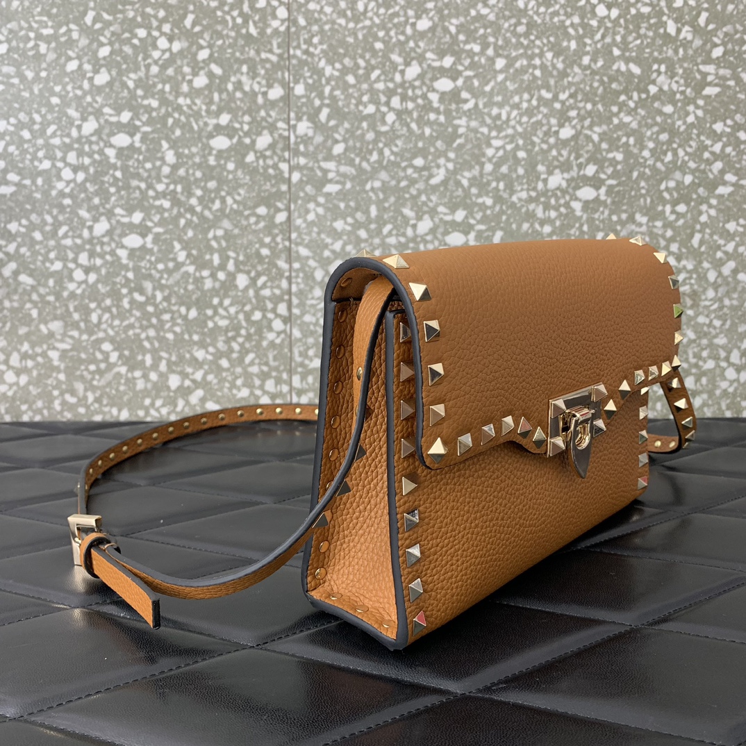 Bagsaaa Va1e*ntin0 Garavani Small Rockstud Leather Shoulder Brown Bag - 22.5*15.5*6cm