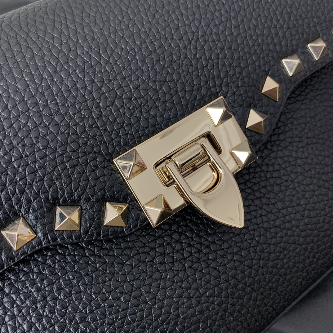 Bagsaaa Va1e*ntin0 Garavani Small Rockstud Leather Shoulder Black Gold Hardware Bag - 22.5*15.5*6cm