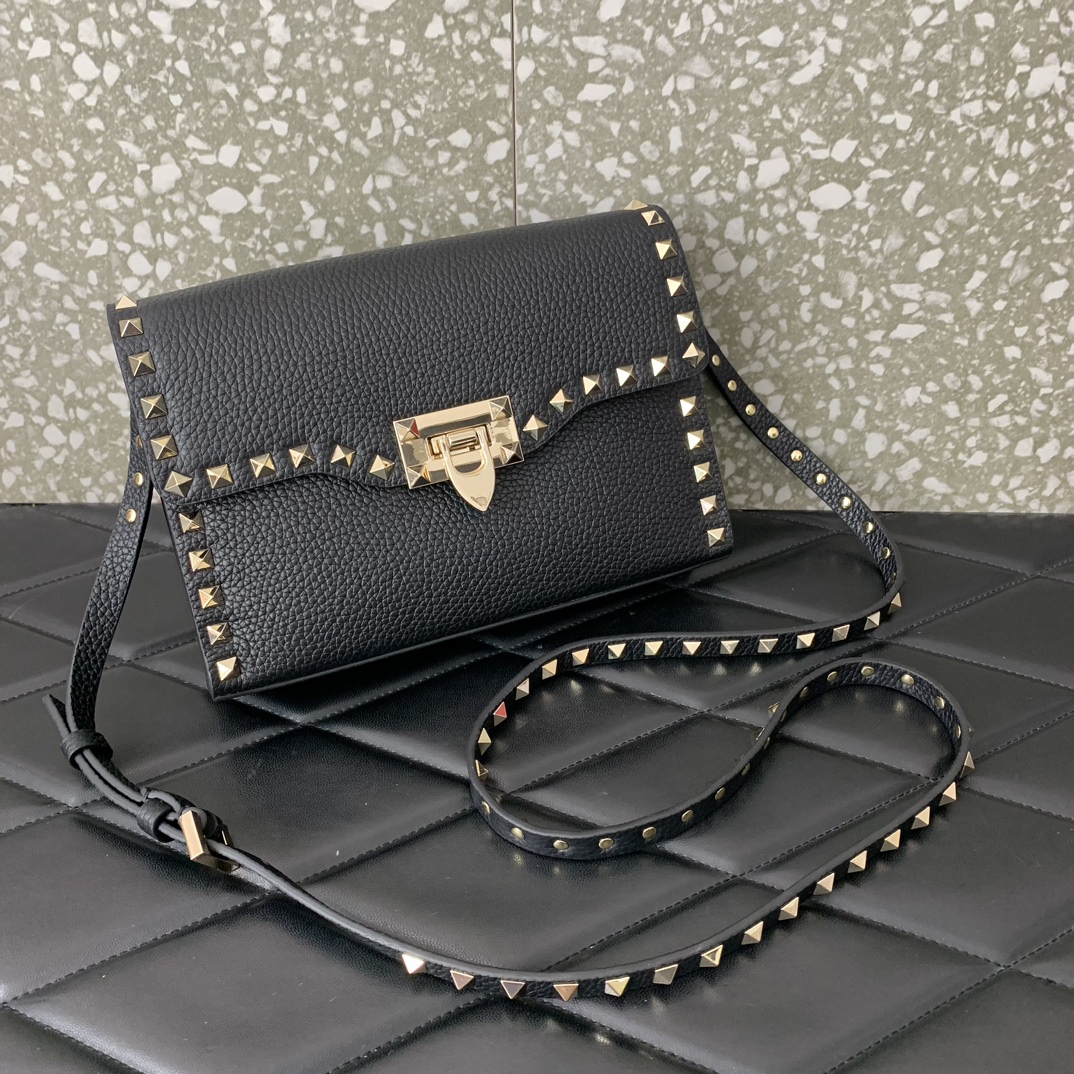 Bagsaaa Va1e*ntin0 Garavani Small Rockstud Leather Shoulder Black Gold Hardware Bag - 22.5*15.5*6cm