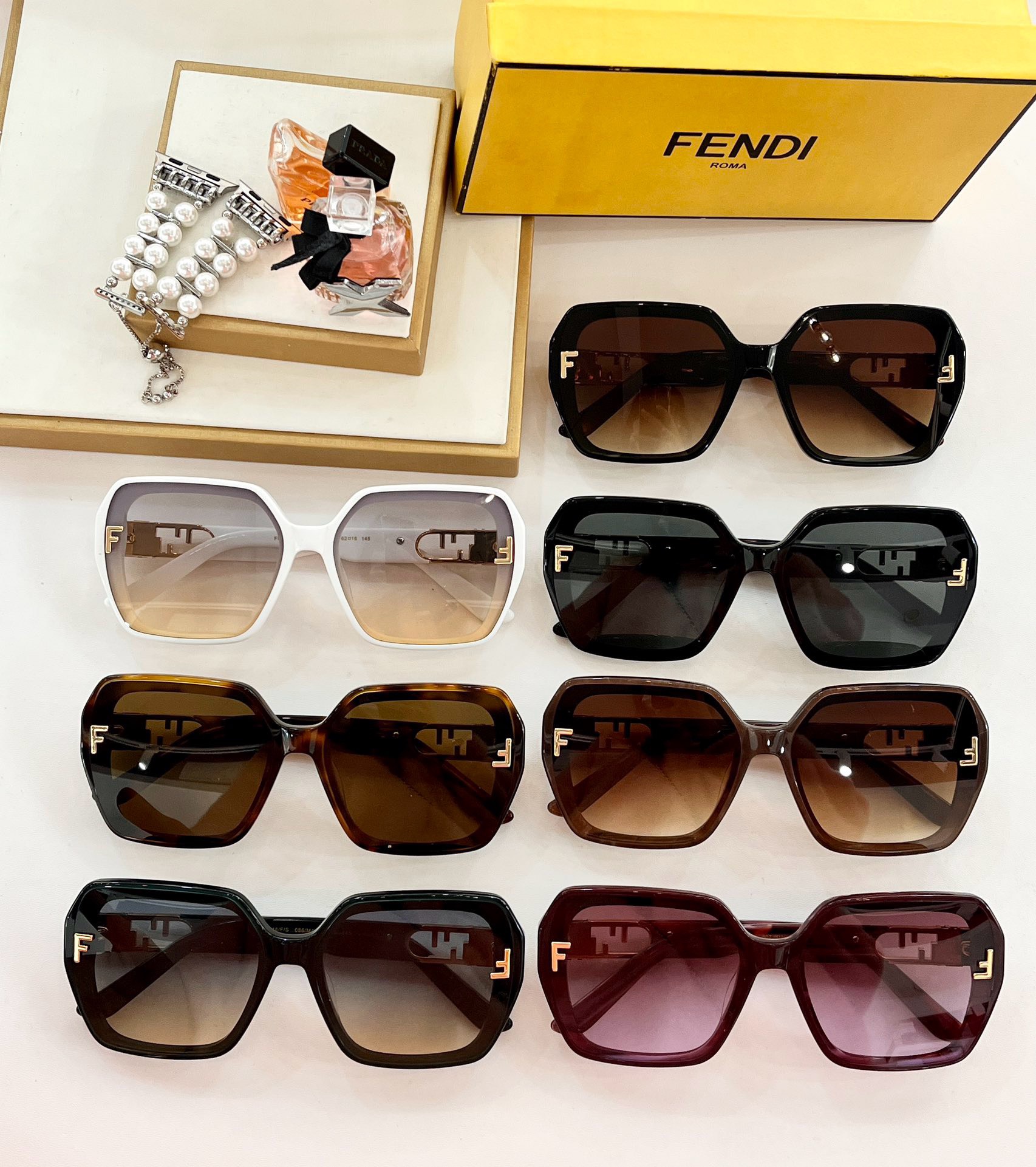 Bagsaaa F**di Sunglasses
