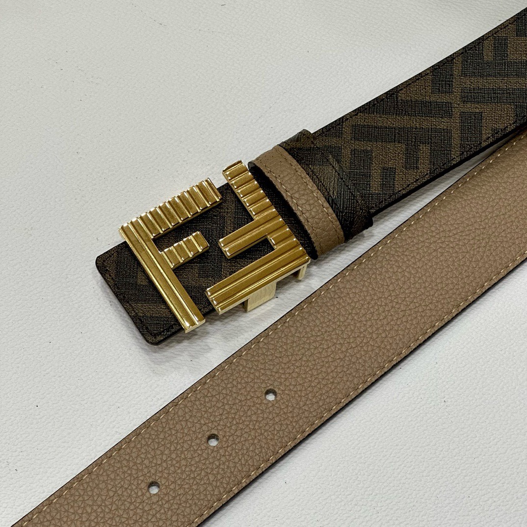 Bagsaaa F**di Belt In Gold Hardware