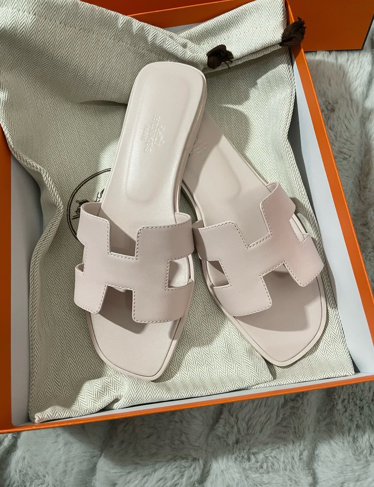 Bagsaaa H**me5 Oran Box calfskin pink