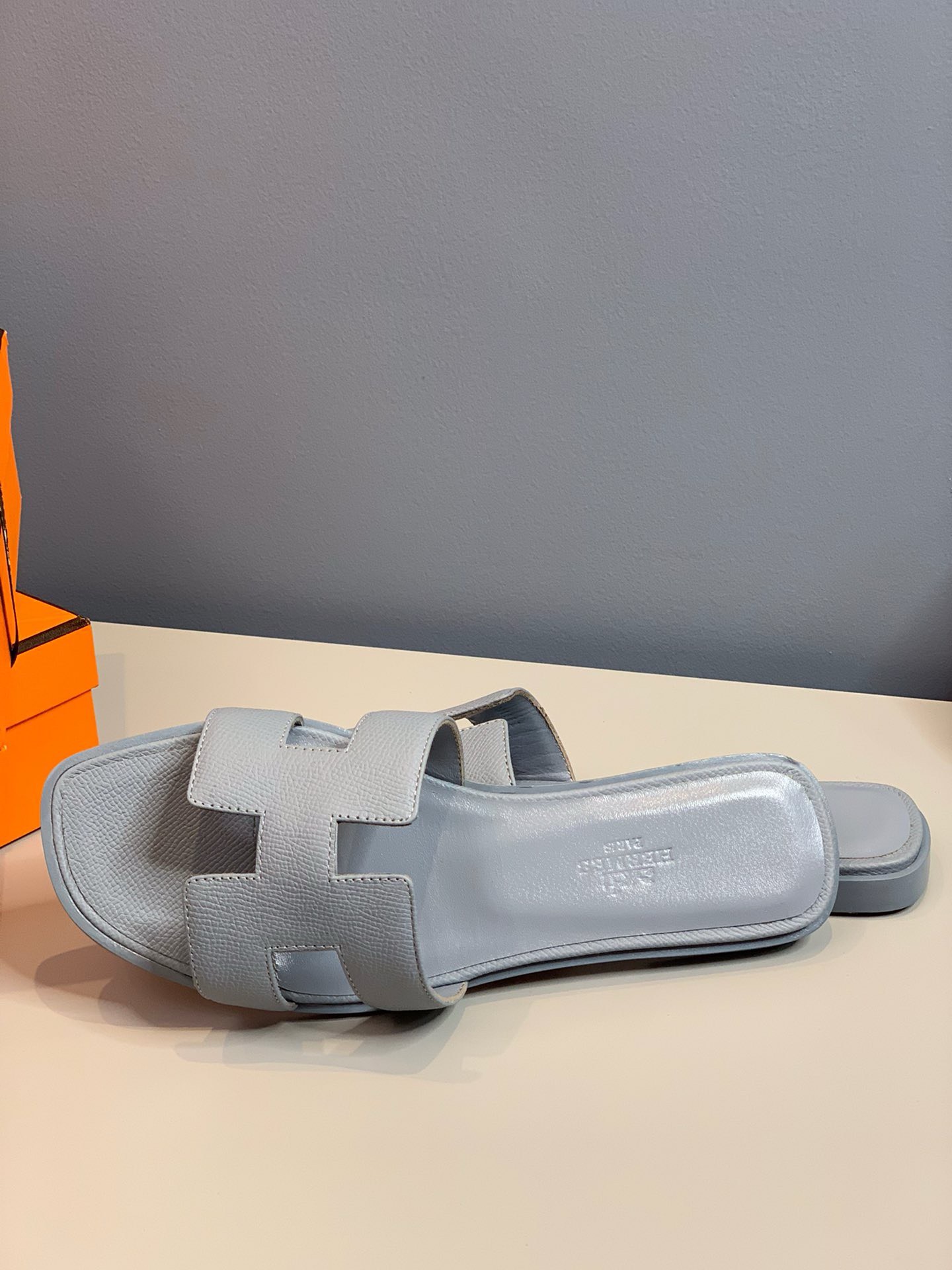 Bagsaaa H**me5 Oran Blue Slides