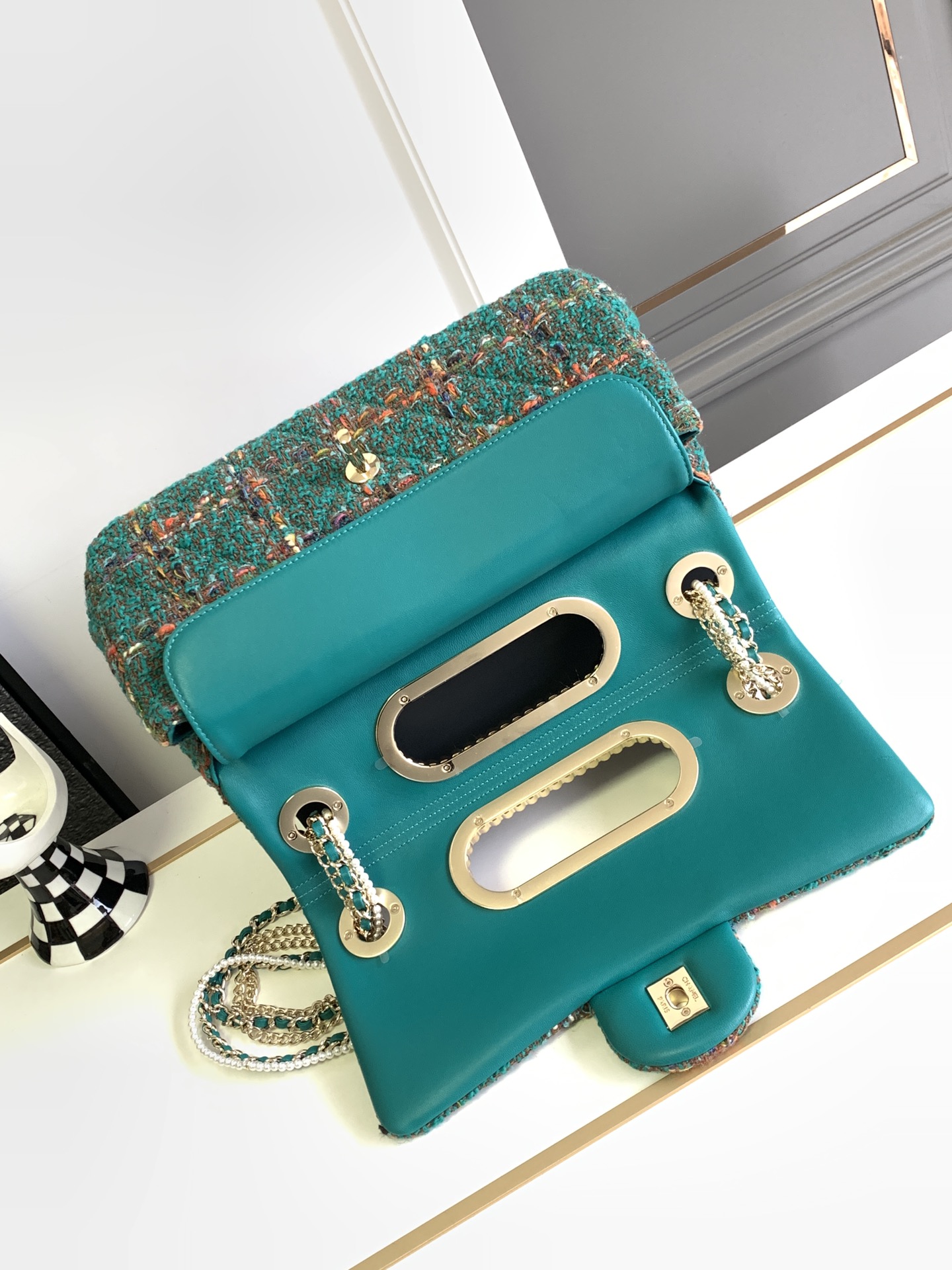 Bagsaaa Ch**el Large Flap Bag With Top Handle Green Wool And Silk Tweed - 29x19x9cm