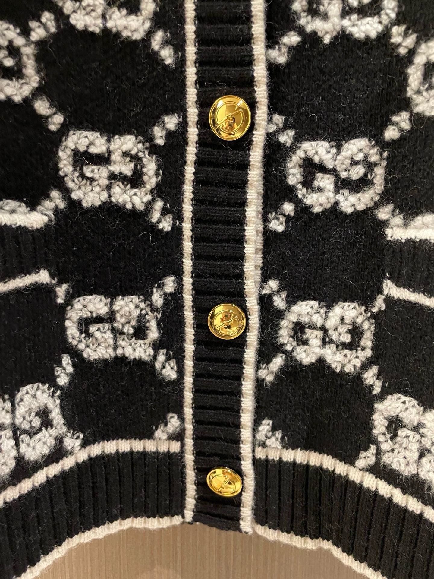 Bagsaaa Gvc*1 Cardigan In Black 02