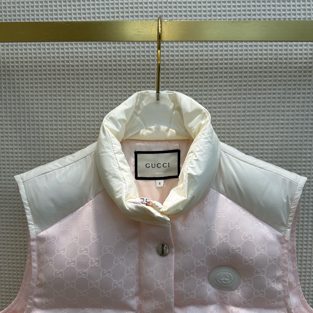Bagsaaa Gvc*1 GG COTTON CANVAS PADDED GILET Pink