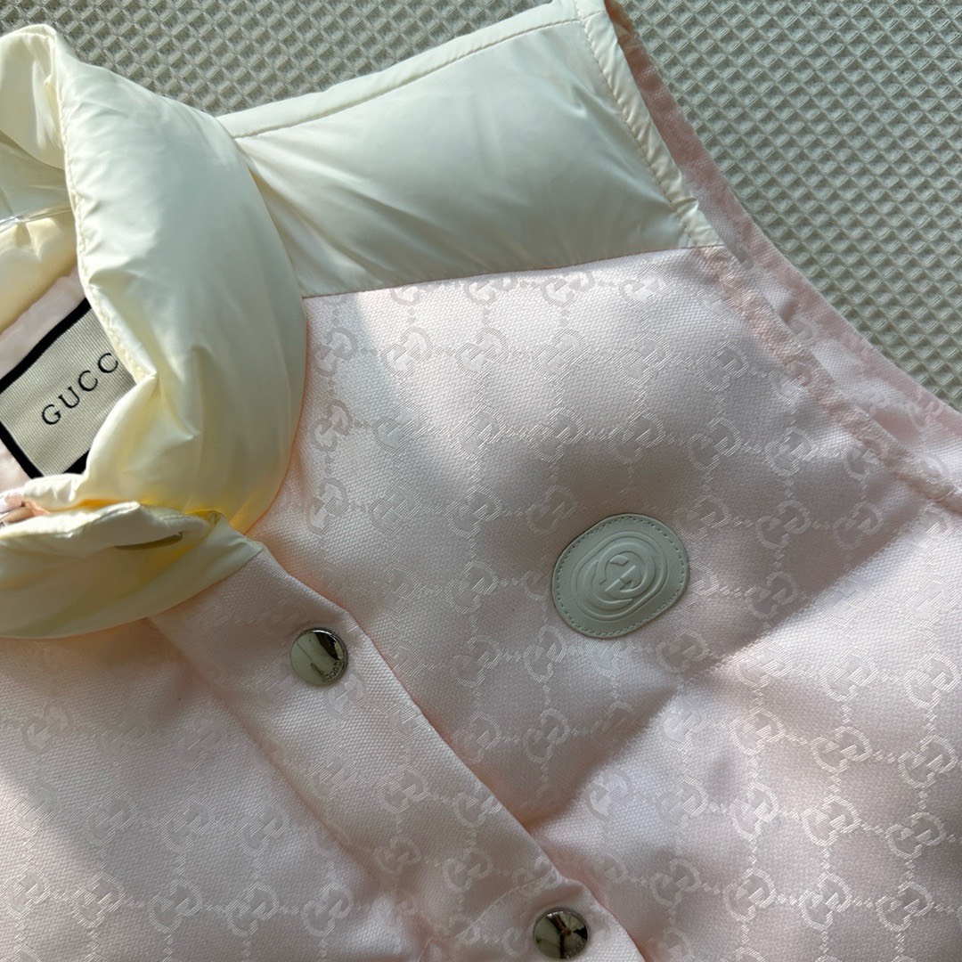 Bagsaaa Gvc*1 GG COTTON CANVAS PADDED GILET Pink