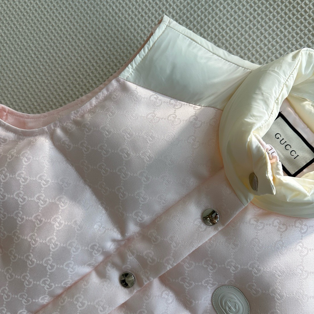 Bagsaaa Gvc*1 GG COTTON CANVAS PADDED GILET Pink