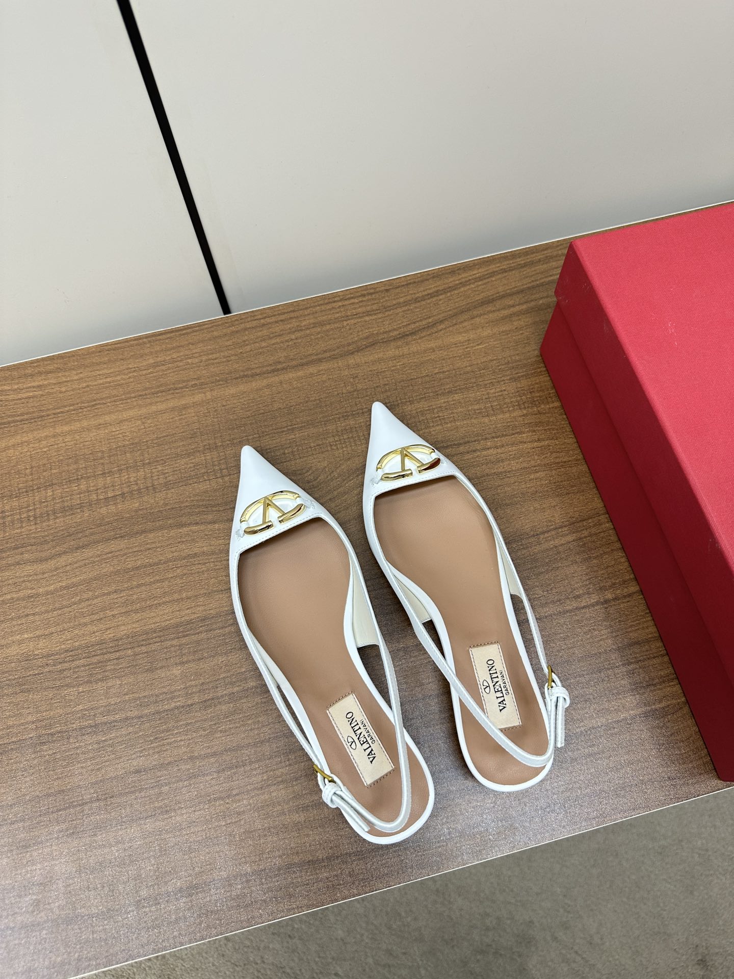 Bagsaaa Va1e*ntin0 Vlogo Heels In White Leather