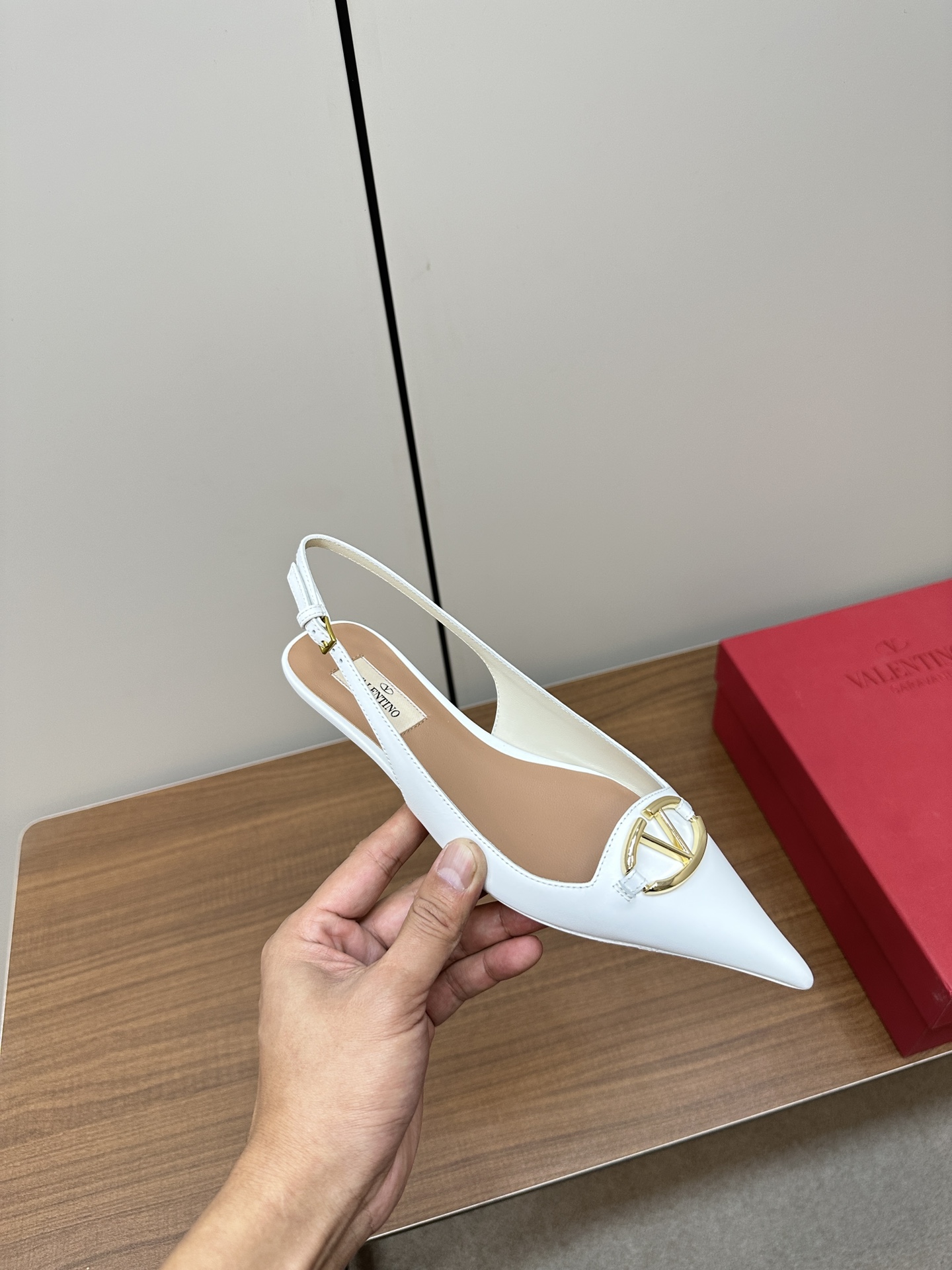 Bagsaaa Va1e*ntin0 Vlogo Heels In White Leather