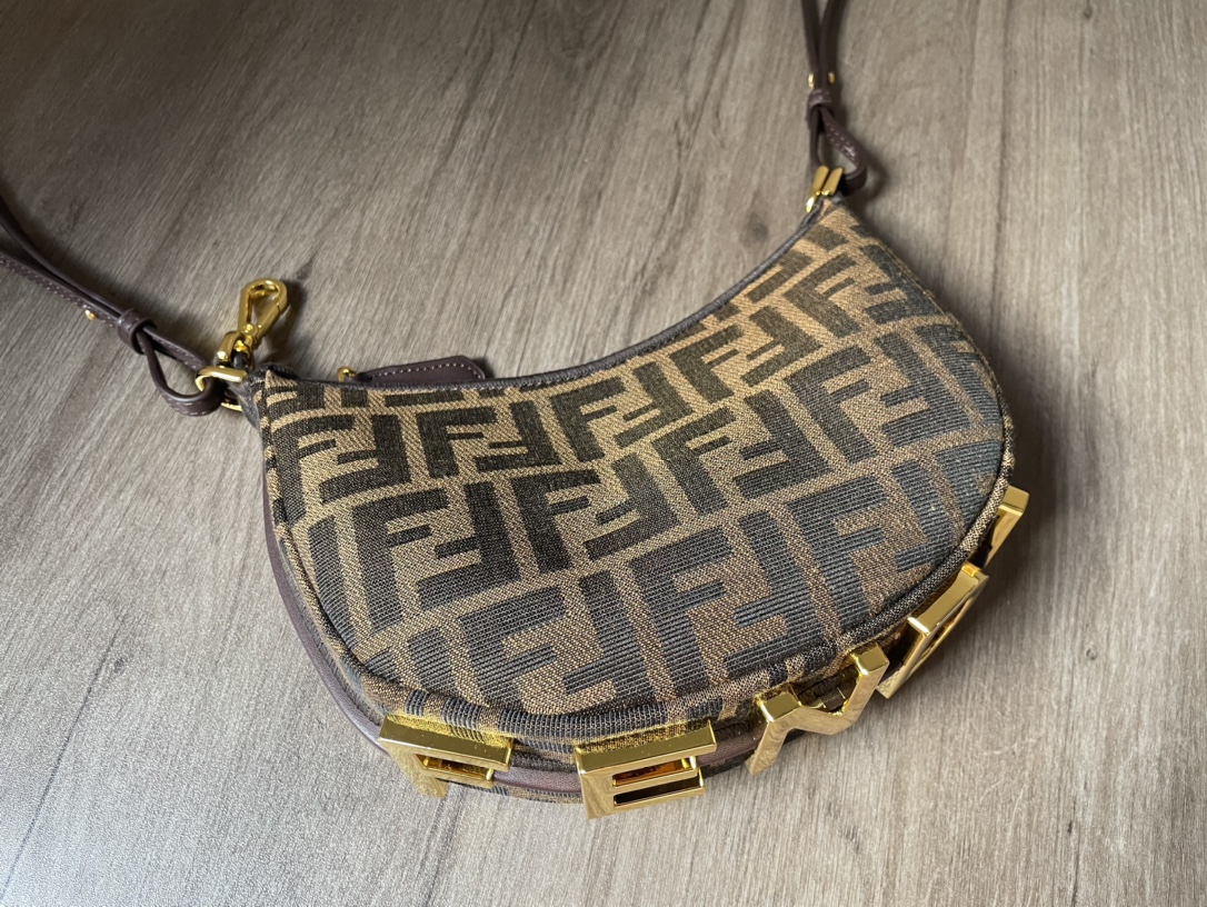 Bagsaaa F**digraphy in FF Logo 20x13x7cm