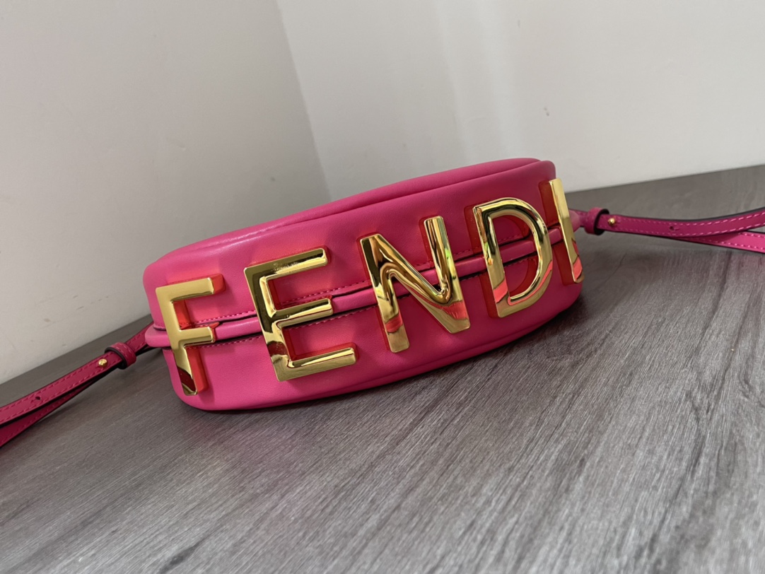 Bagsaaa F**digraphy in FF Logo Pink 20x13x7cm