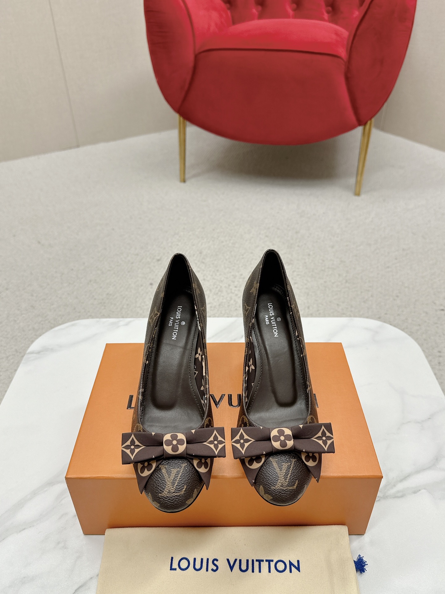 Bagsaaa L0vis Vvtt0n Monogram Canvas L0vise Bow Round Pumps