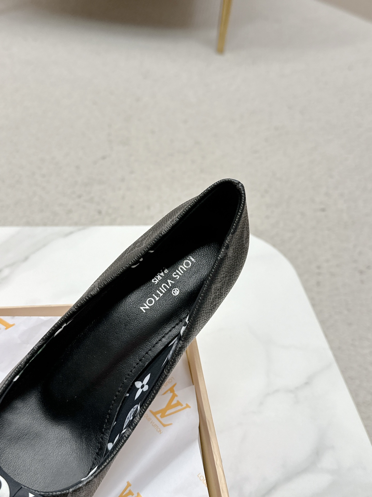 Bagsaaa L0vis Vvtt0n Monogram Canvas L0vise Bow Round Pumps Black