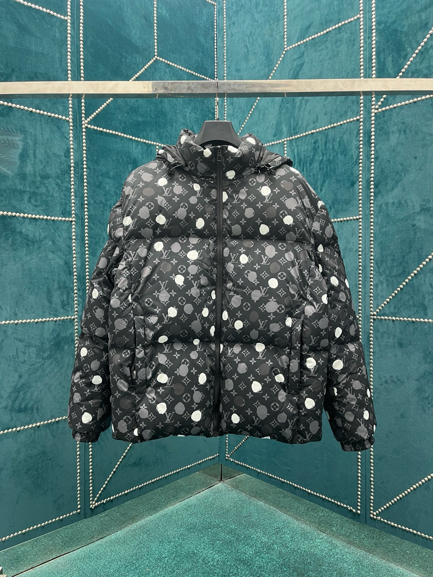 Bagsaaa L0vis Vvtt0n x YK Monogram Painted Dots Down Blouson