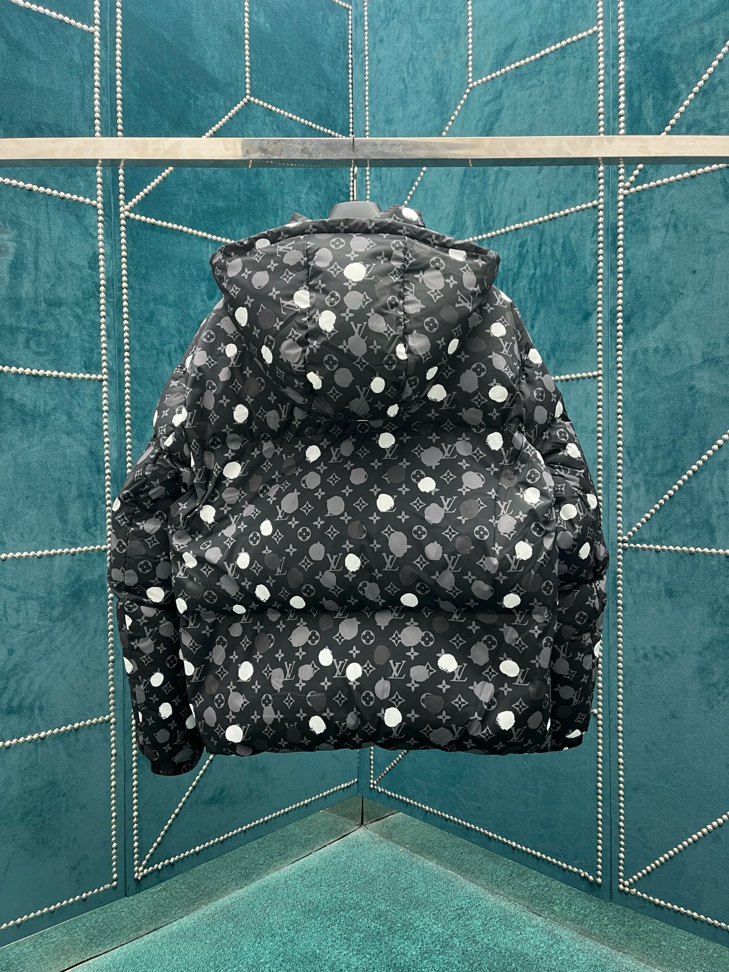 Bagsaaa L0vis Vvtt0n x YK Monogram Painted Dots Down Blouson