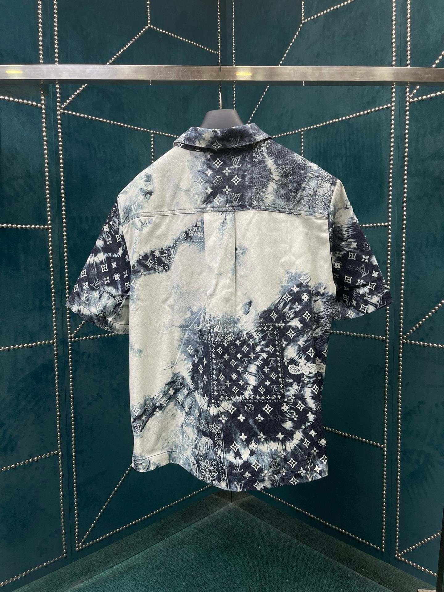 Bagsaaa L0vis Vvtt0n Monogram Bandana Short-Sleeved Denim Shirt