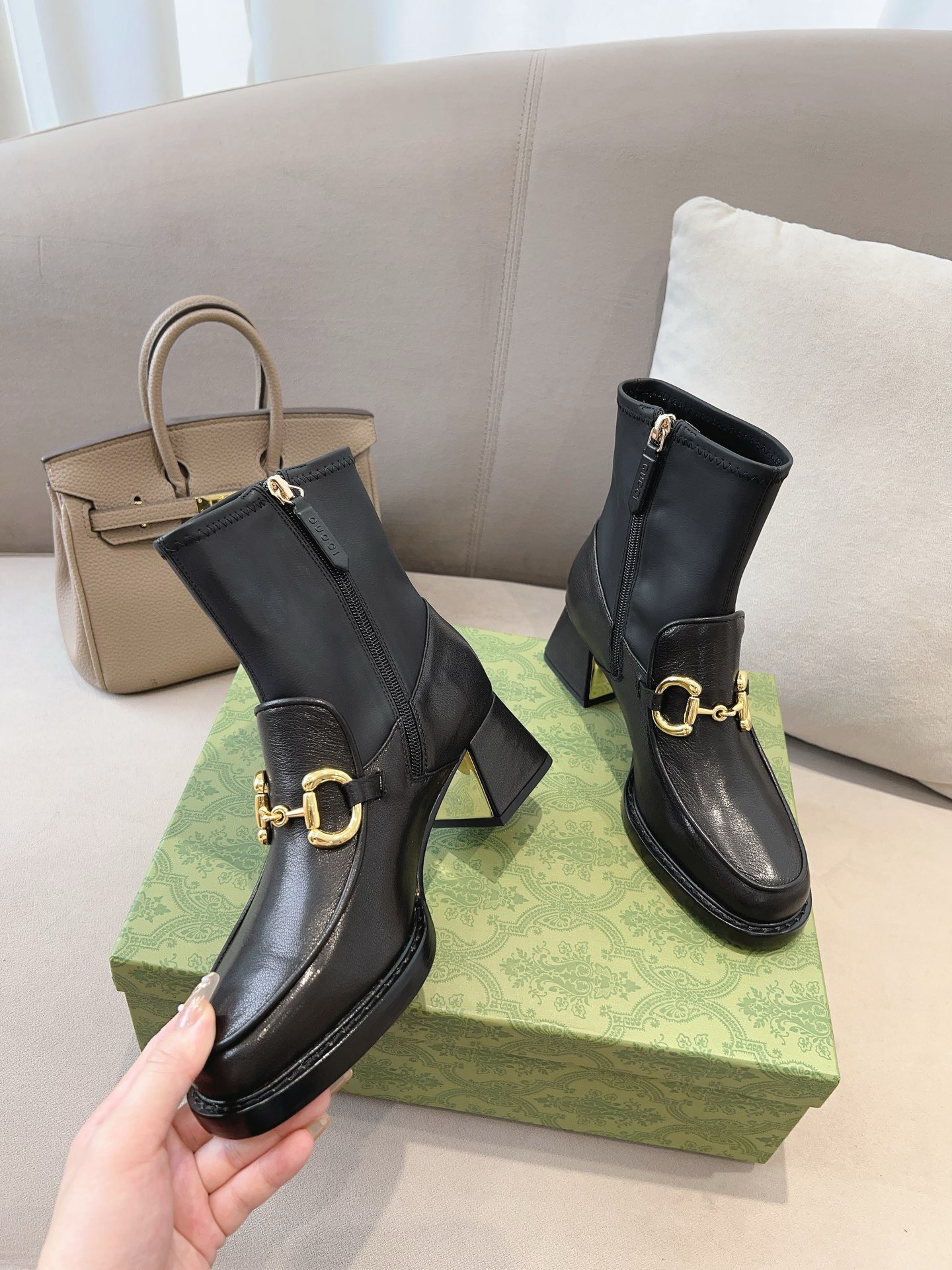 Bagsaaa Gvc*1 Horsebit Plaque Ankle Boots Black