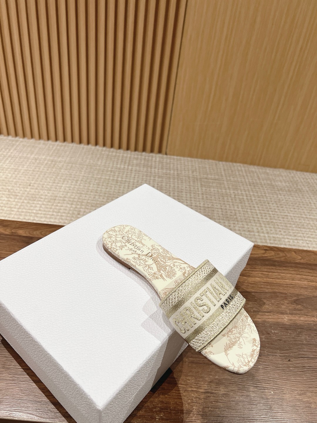 Bagsaaa D10r Dway Slides Gold 02