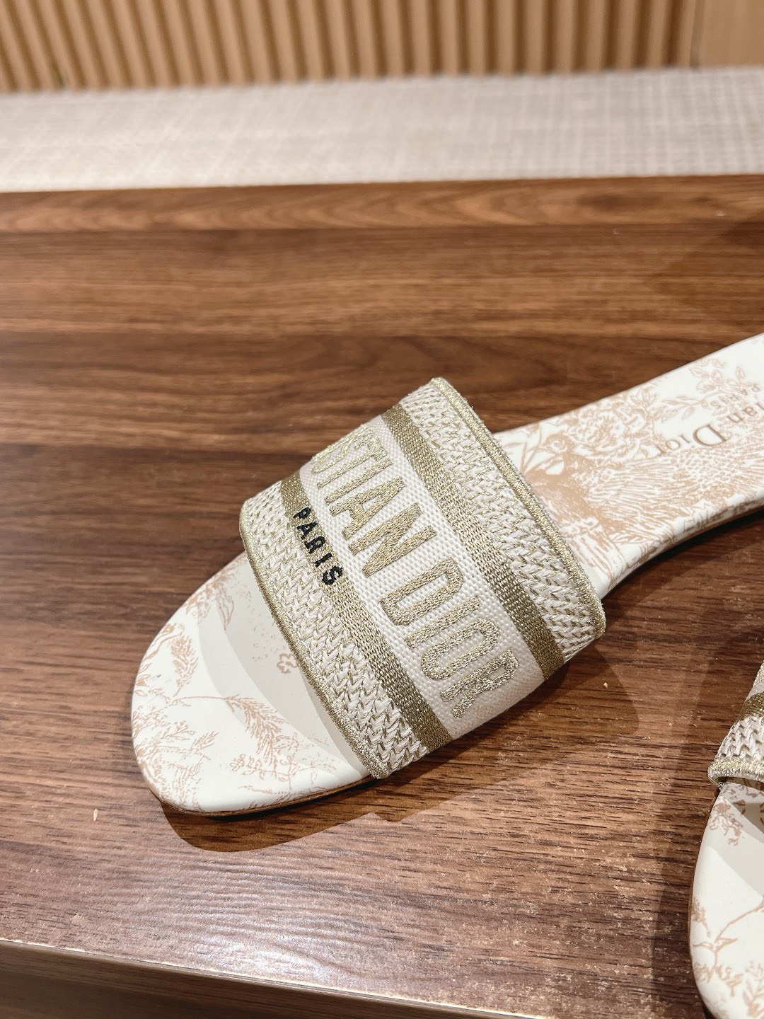 Bagsaaa D10r Dway Slides Gold 02