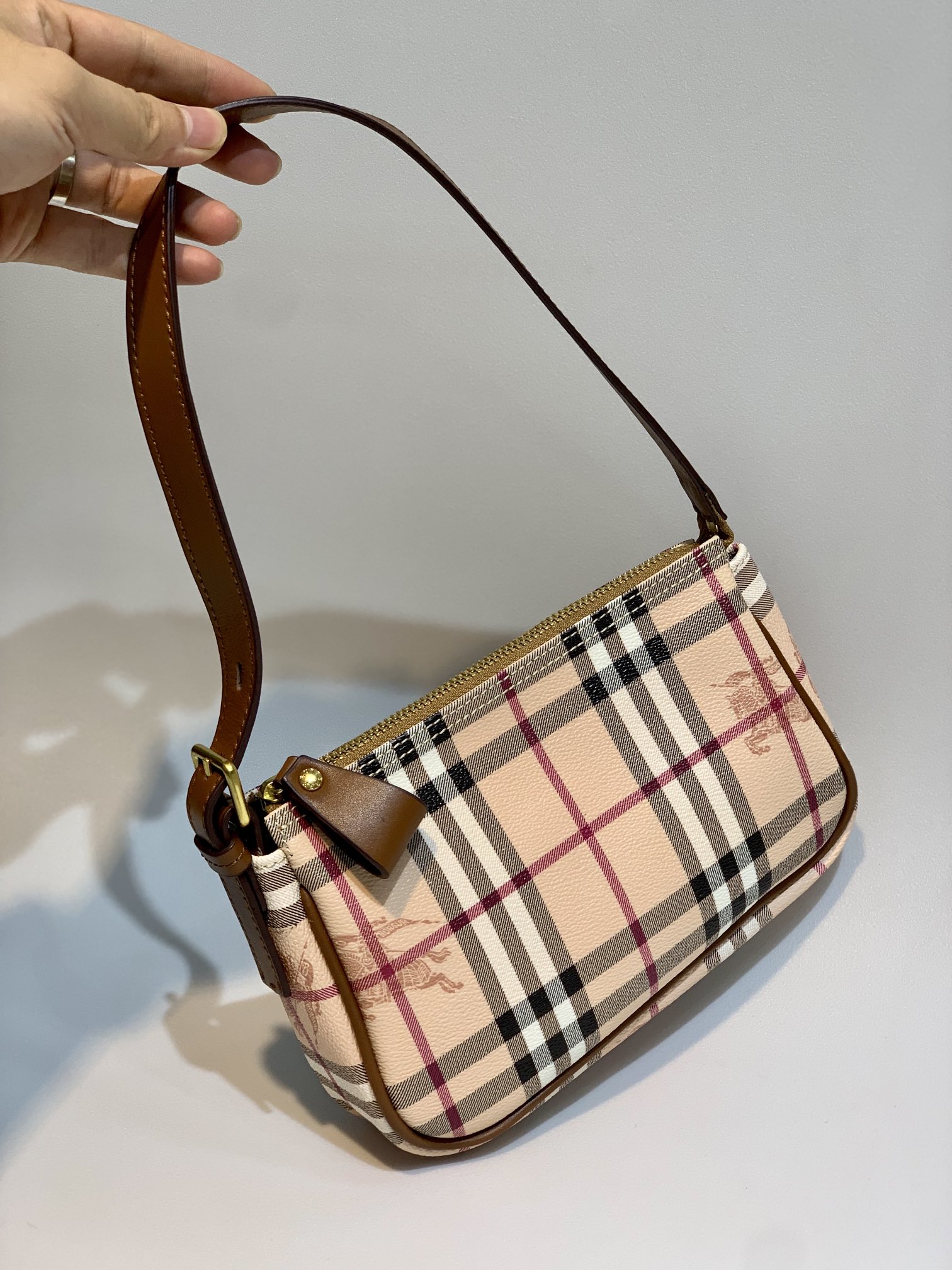 Bagsaaa Bv*b*rry Vintage Brown Shoulder Bag - 22*14*5CM