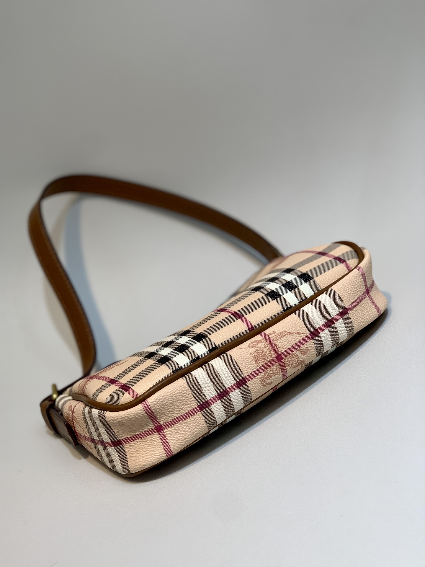 Bagsaaa Bv*b*rry Vintage Brown Shoulder Bag - 22*14*5CM