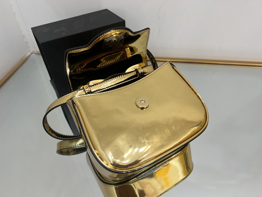 Bagsaaa Versace La Medusa studded top-handle bag in gold 16*6*12CM