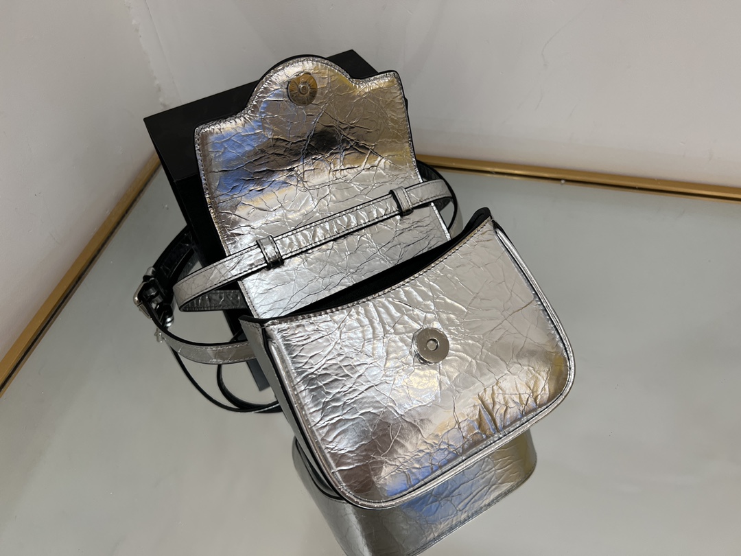 Bagsaaa Versace La Medusa studded top-handle bag in silver 16*6*12CM