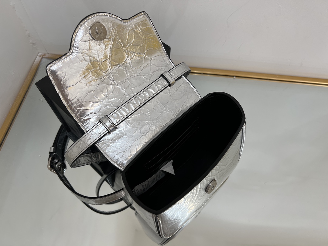 Bagsaaa Versace La Medusa studded top-handle bag in silver 16*6*12CM